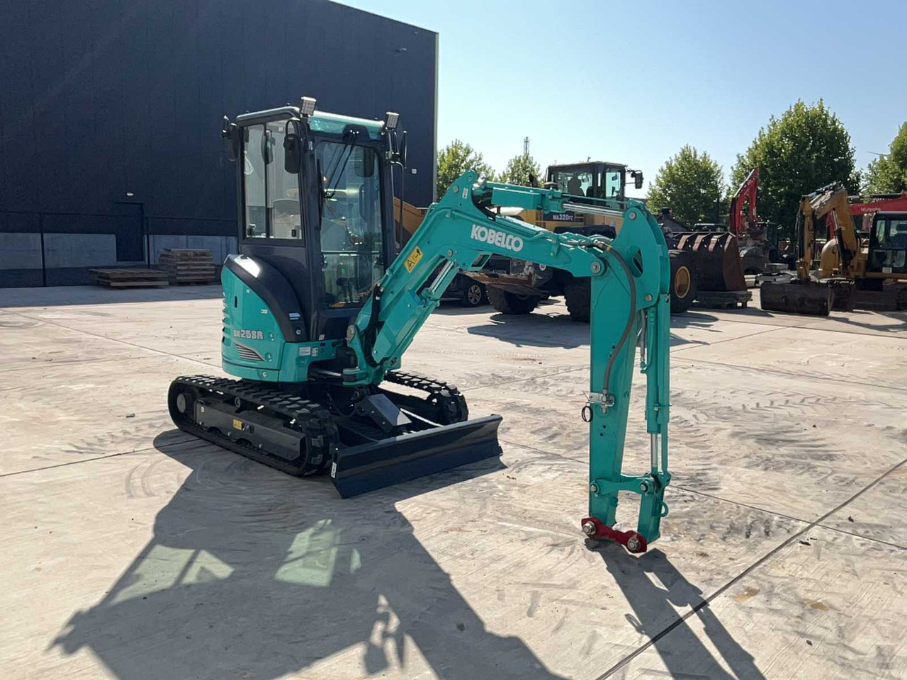 Kobelco SK25SR-6E - Mini excavator: picture 3 Kobelco SK25SR-6E - Mini excavator: picture 3