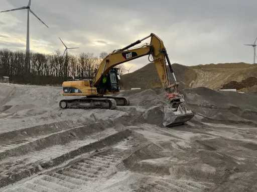 Komatsu 323D - Crawler excavator: picture 3 Komatsu 323D - Crawler excavator: picture 3