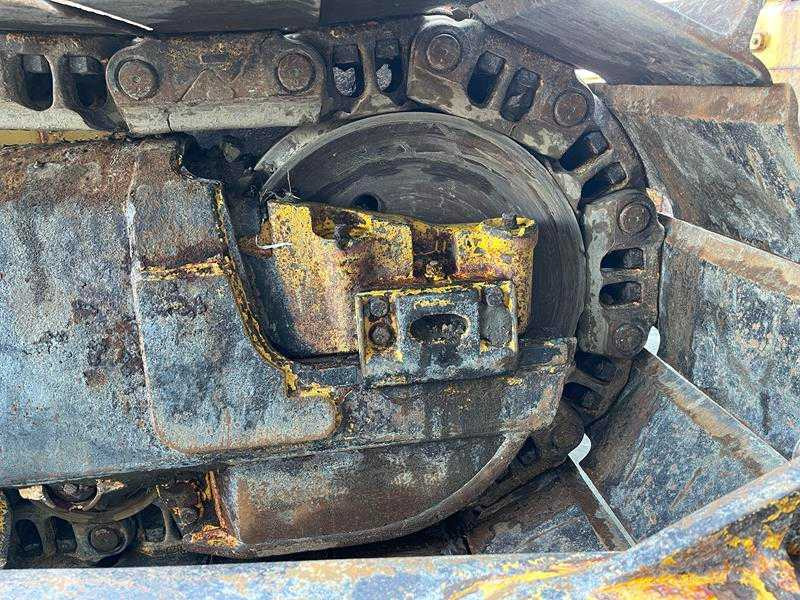 Bulldozer Komatsu D65PX-18: picture 10