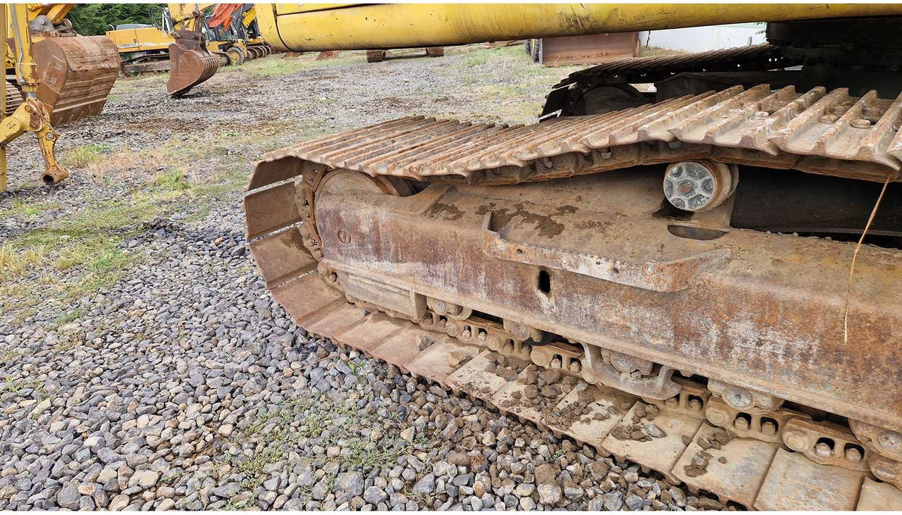 Crawler excavator Komatsu PC 210 LC: picture 22