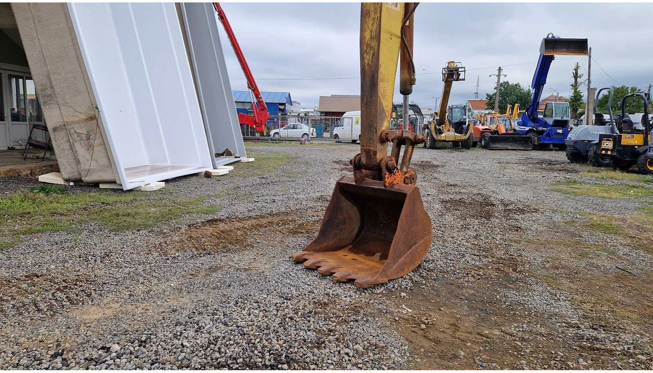 Crawler excavator Komatsu PC 210 LC: picture 28