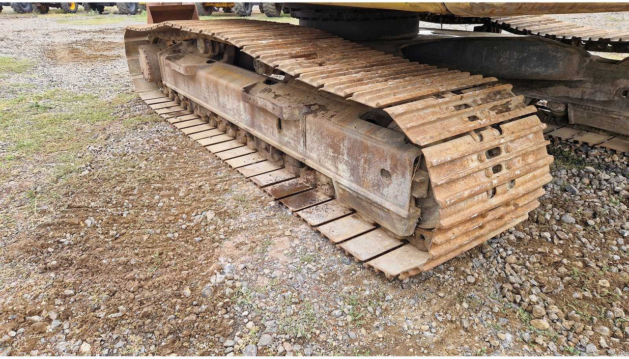 Crawler excavator Komatsu PC 210 LC: picture 14