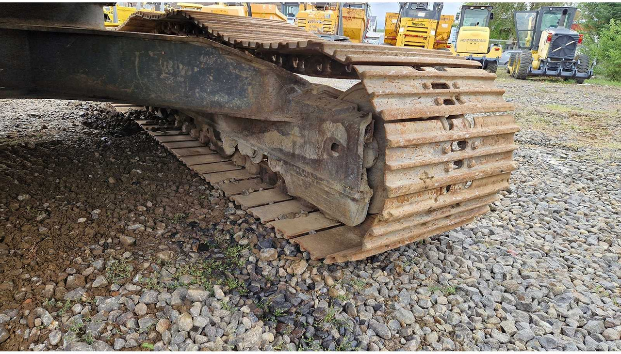 Crawler excavator Komatsu PC 210 LC: picture 18