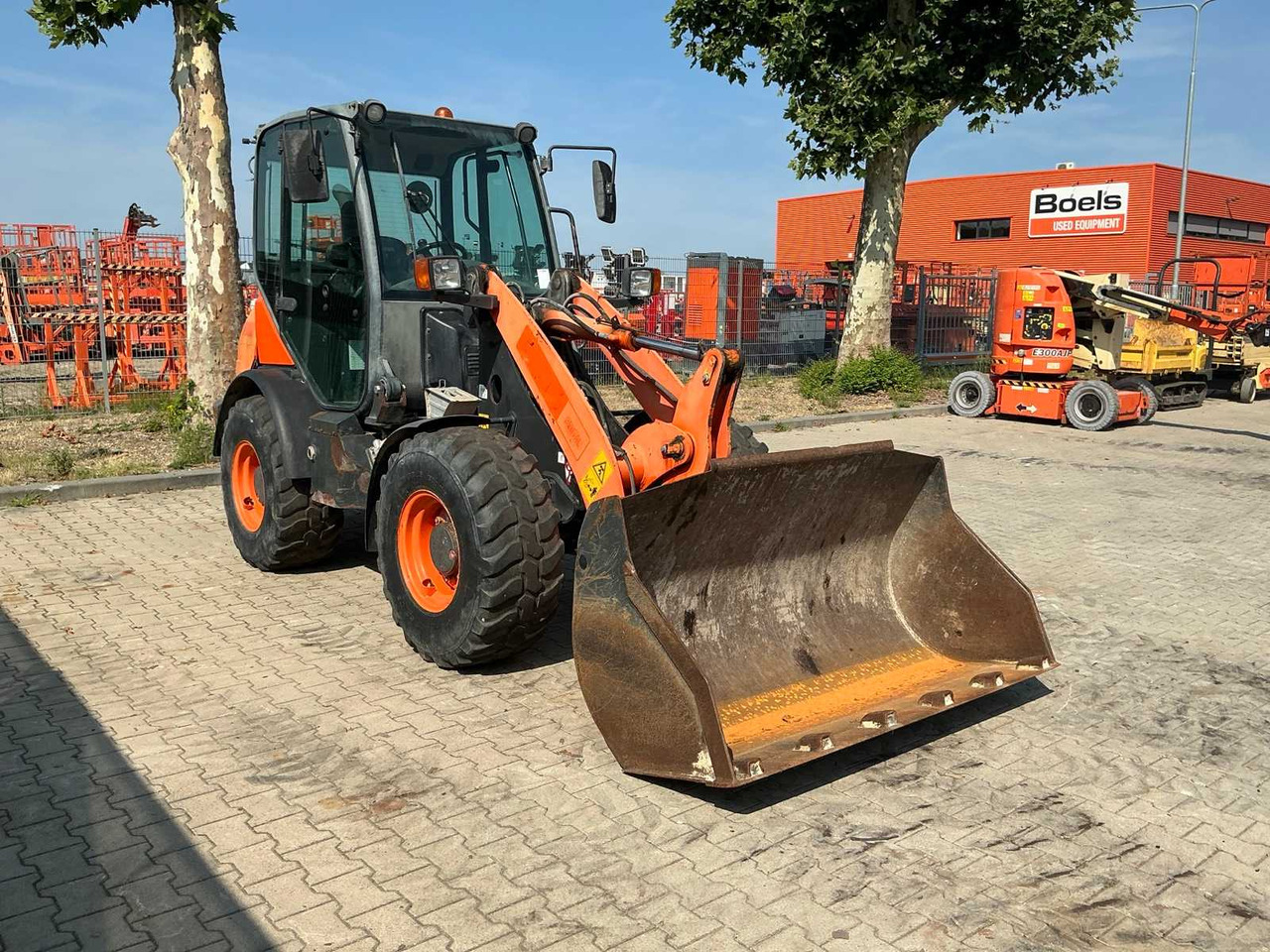 Komatsu WA-70-7 - Wheel loader: picture 4 Komatsu WA-70-7 - Wheel loader: picture 4
