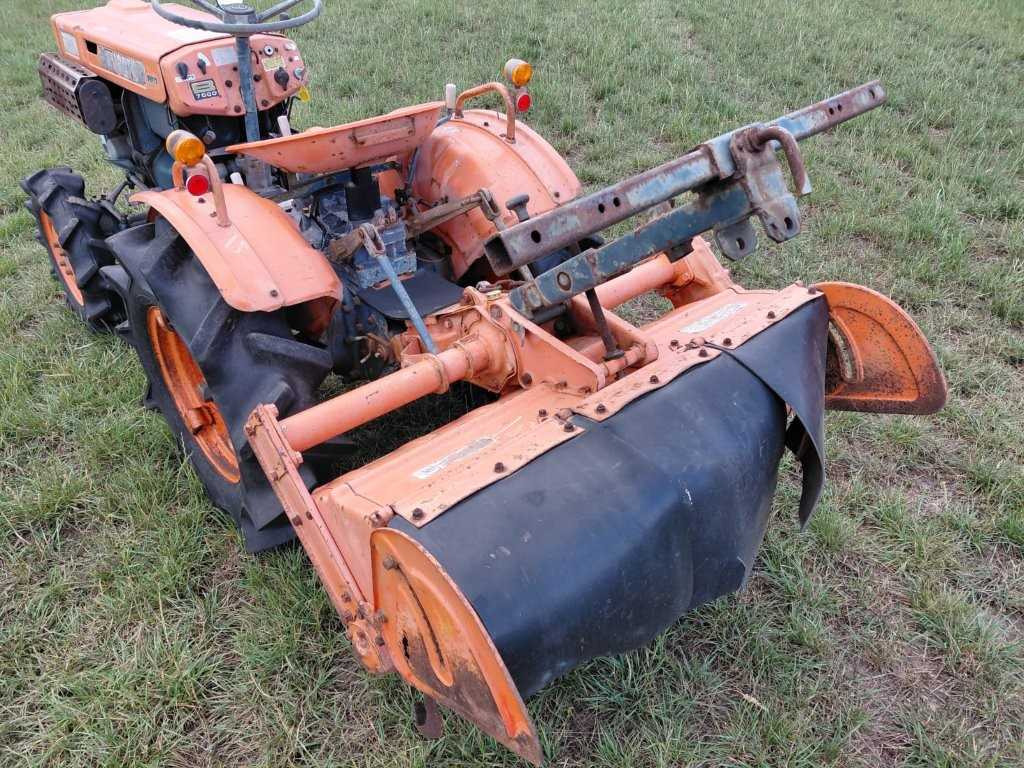 Kubota B7000 - Compact tractor: picture 4 Kubota B7000 - Compact tractor: picture 4