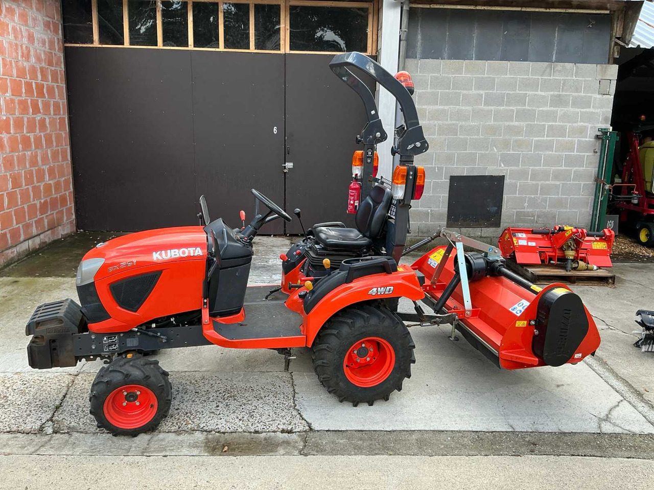 Kubota BX261 - Compact tractor: picture 3 Kubota BX261 - Compact tractor: picture 3