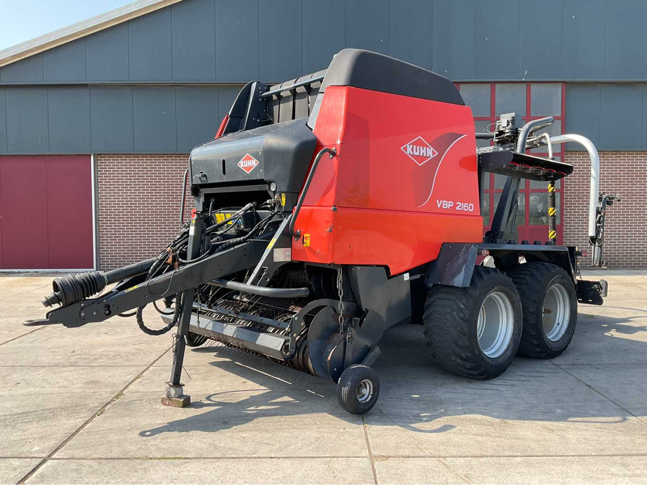 Kuhn VBP 2160 - Round baler, Bale wrapper: picture 1 Kuhn VBP 2160 - Round baler, Bale wrapper: picture 1