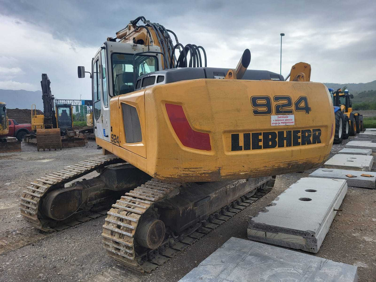 LIEBHERR R924 C SL - Crawler excavator: picture 3 LIEBHERR R924 C SL - Crawler excavator: picture 3
