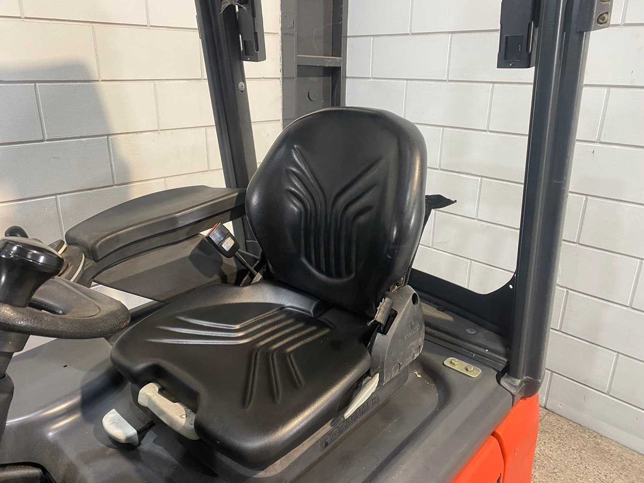 Forklift LINDE - E15 - FORKLIFT TRIPLEX - FREE-LIFT - SIDE-SHIFT: picture 11 Forklift LINDE - E15 - FORKLIFT TRIPLEX - FREE-LIFT - SIDE-SHIFT: picture 11