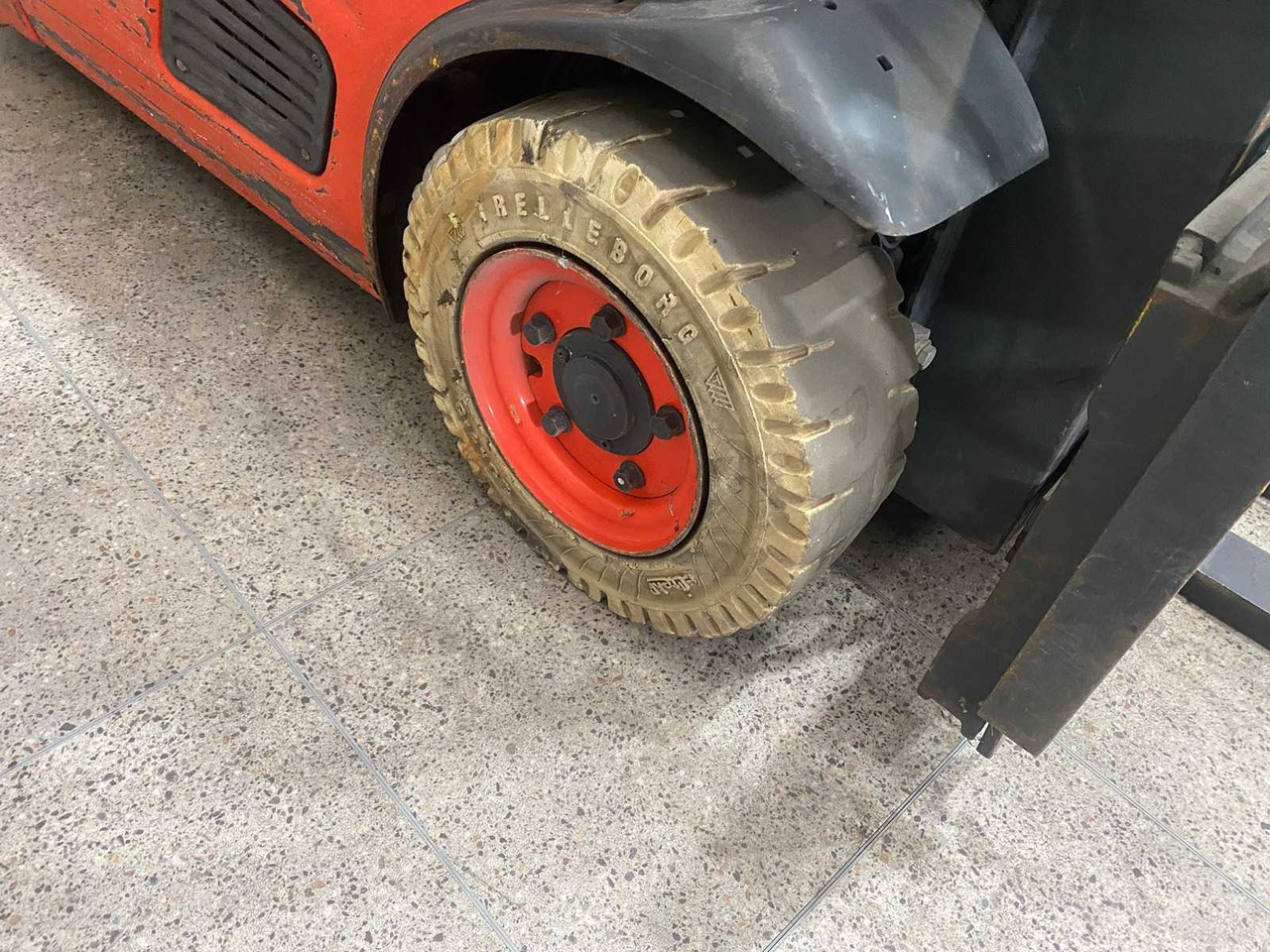 Forklift LINDE - E15 - FORKLIFT TRIPLEX - FREE-LIFT - SIDE-SHIFT: picture 10 Forklift LINDE - E15 - FORKLIFT TRIPLEX - FREE-LIFT - SIDE-SHIFT: picture 10