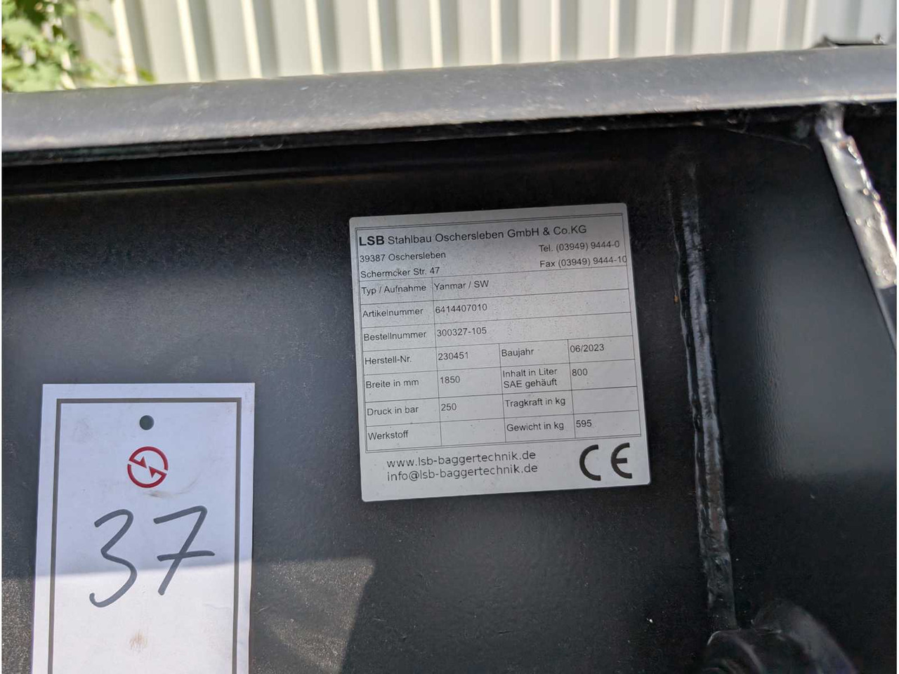 LSB - UNI BUCKET WITH TEETH - AS - 1850 MM - 0.8 CBM - 2023 - BUCKETS - Wheel loader: picture 2 LSB - UNI BUCKET WITH TEETH - AS - 1850 MM - 0.8 CBM - 2023 - BUCKETS - Wheel loader: picture 2