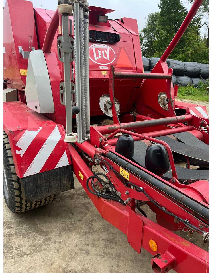 Lely Double Action 235 Profi - Round baler, Bale wrapper: picture 3 Lely Double Action 235 Profi - Round baler, Bale wrapper: picture 3