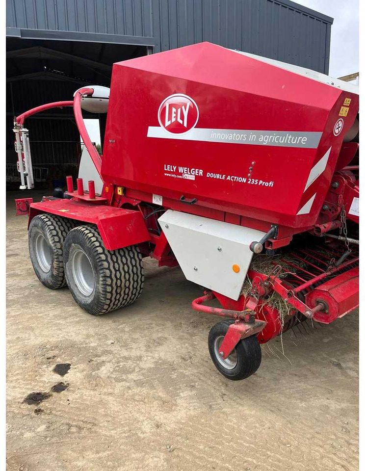 Lely Double Action 235 Profi - Round baler, Bale wrapper: picture 4 Lely Double Action 235 Profi - Round baler, Bale wrapper: picture 4
