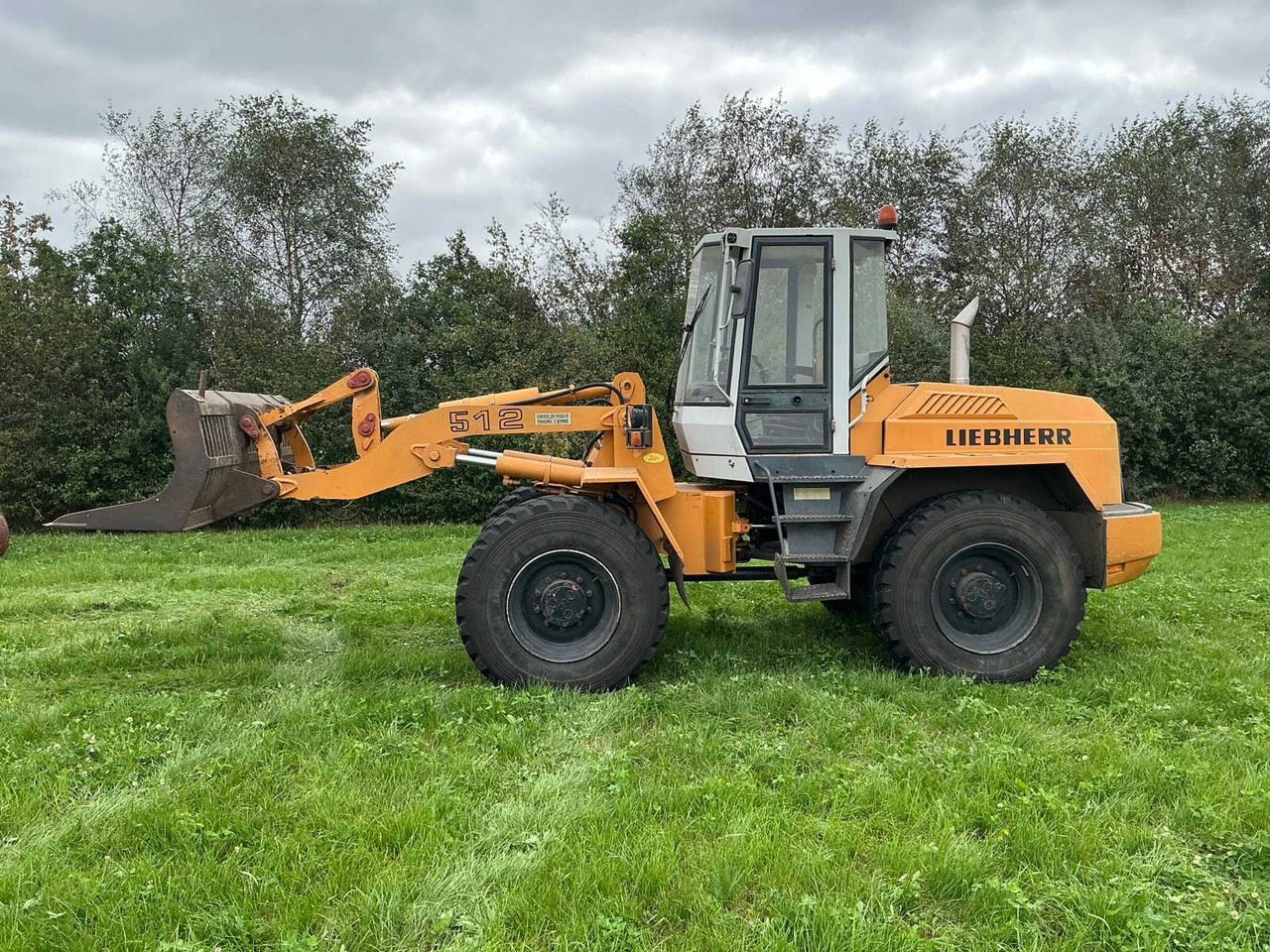 Liebherr 1993 LIEBHERR L512 SHOVEL - Wheel loader: picture 3 Liebherr 1993 LIEBHERR L512 SHOVEL - Wheel loader: picture 3