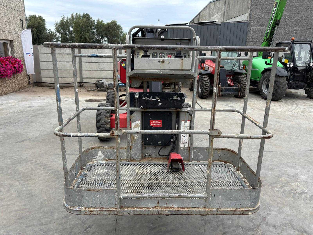 Manitou MANGO 12 - Aerial platform: picture 2 Manitou MANGO 12 - Aerial platform: picture 2
