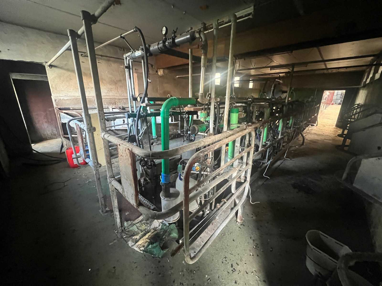 Manus/DeLaval - Milking equipment: picture 4 Manus/DeLaval - Milking equipment: picture 4