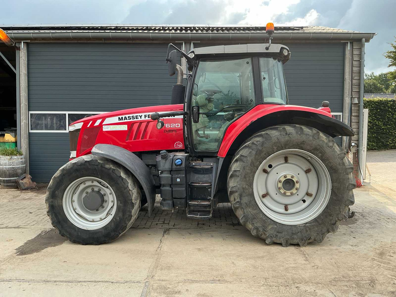 Massey Ferguson 7620 - Farm tractor: picture 2 Massey Ferguson 7620 - Farm tractor: picture 2
