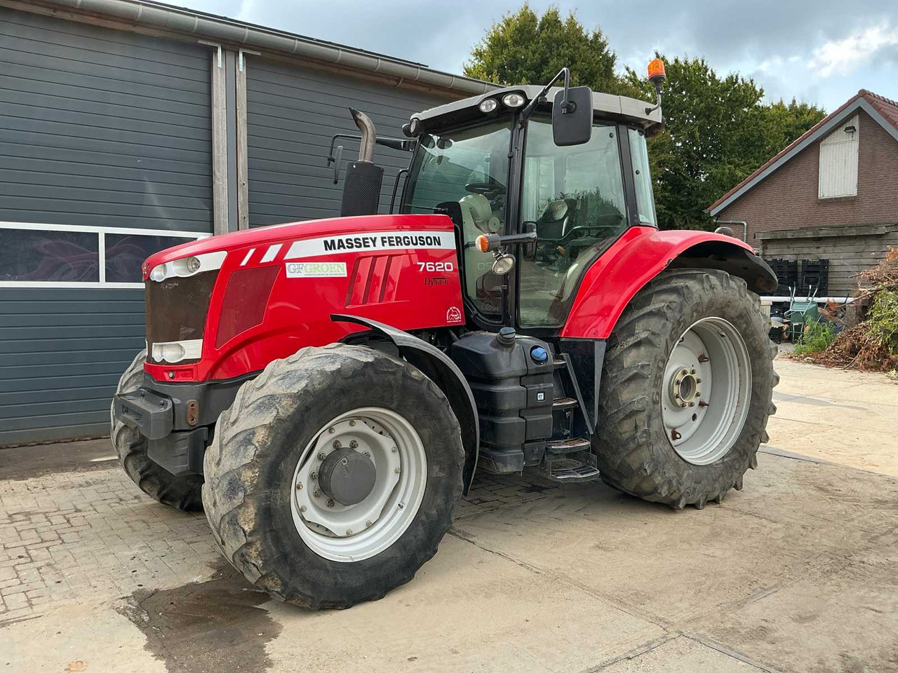 Massey Ferguson 7620 - Farm tractor: picture 1 Massey Ferguson 7620 - Farm tractor: picture 1