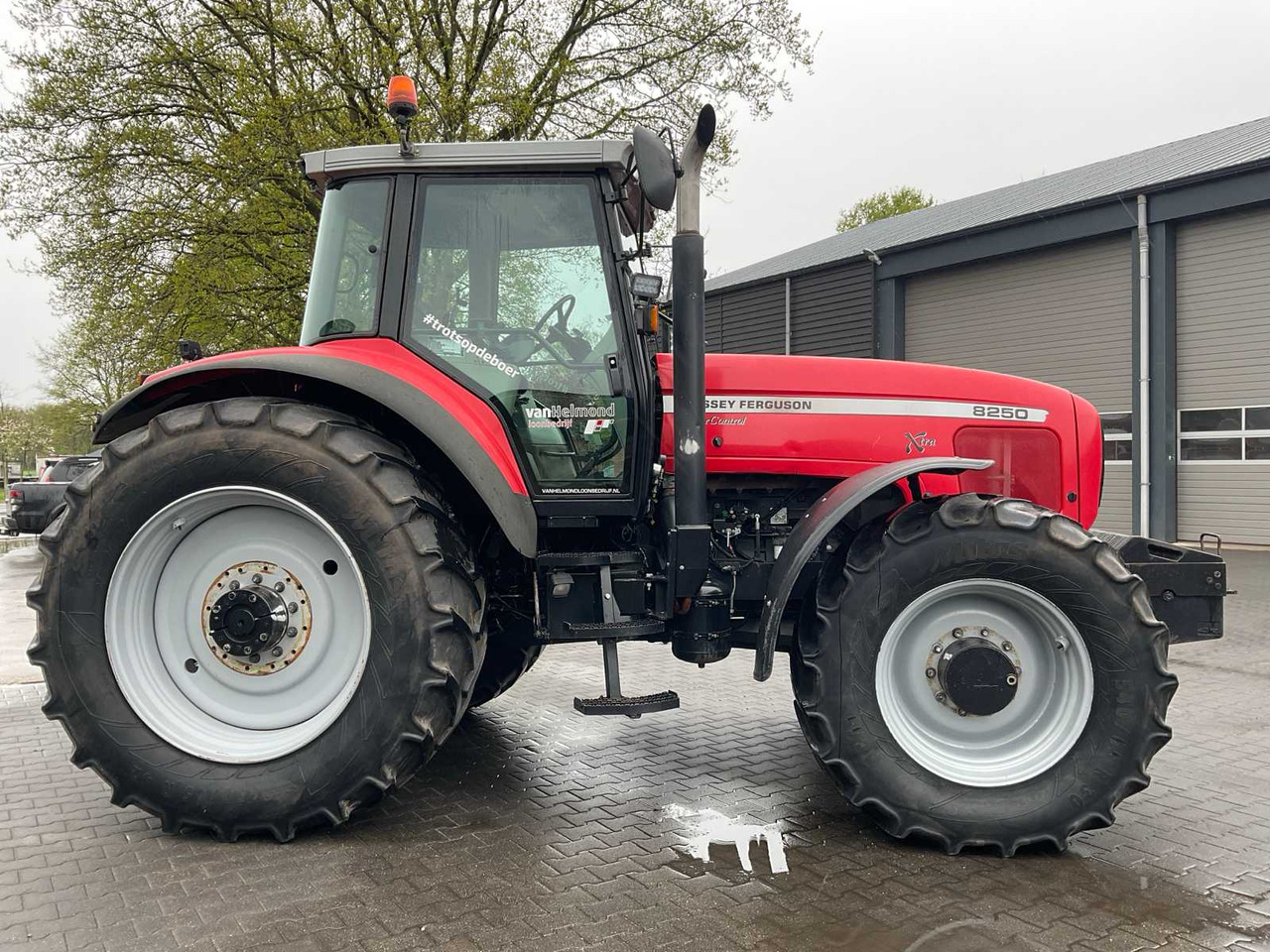Massey Ferguson 8250 Xtra Power Control - Farm tractor: picture 4 Massey Ferguson 8250 Xtra Power Control - Farm tractor: picture 4