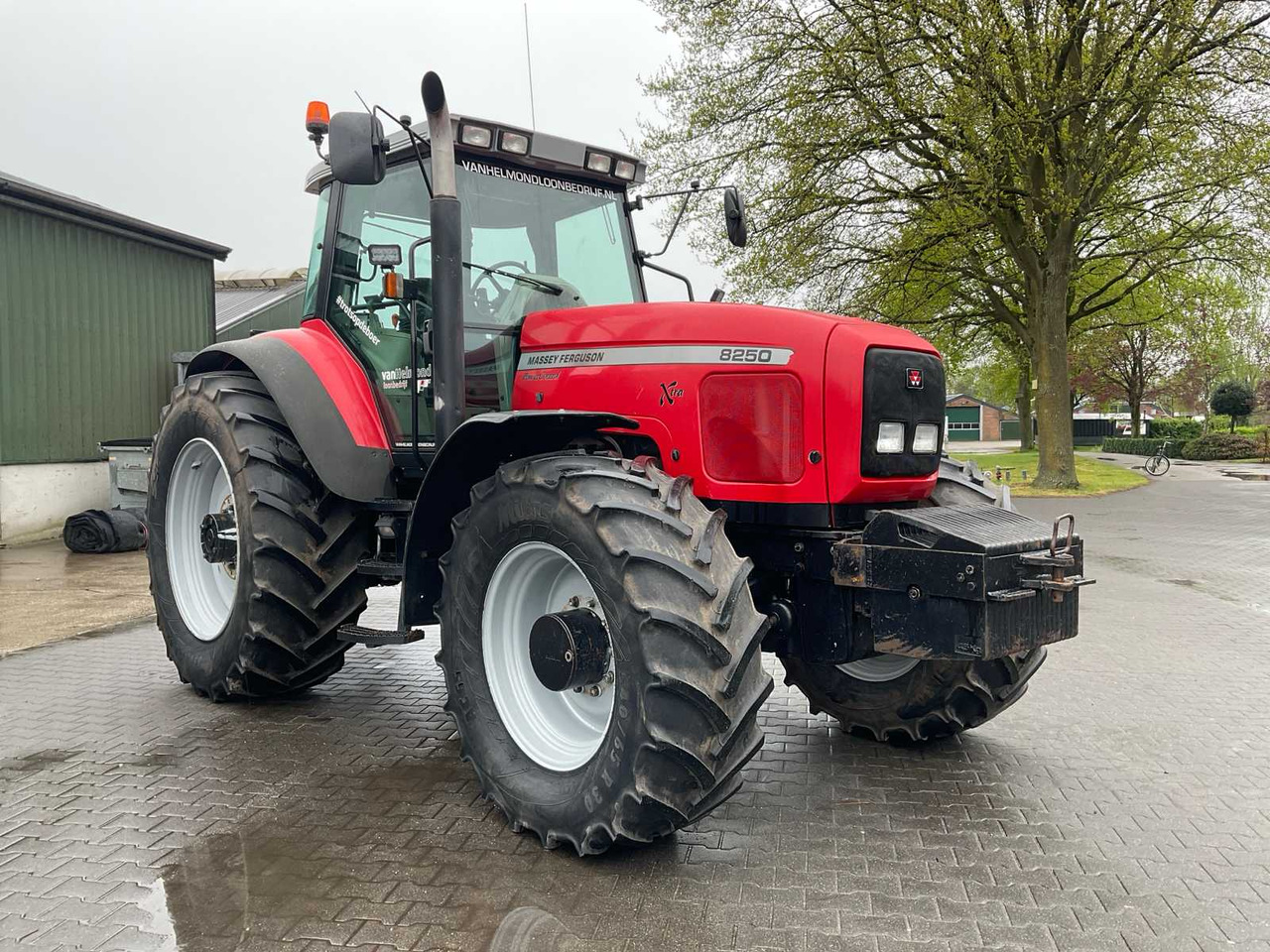 Massey Ferguson 8250 Xtra Power Control - Farm tractor: picture 3 Massey Ferguson 8250 Xtra Power Control - Farm tractor: picture 3