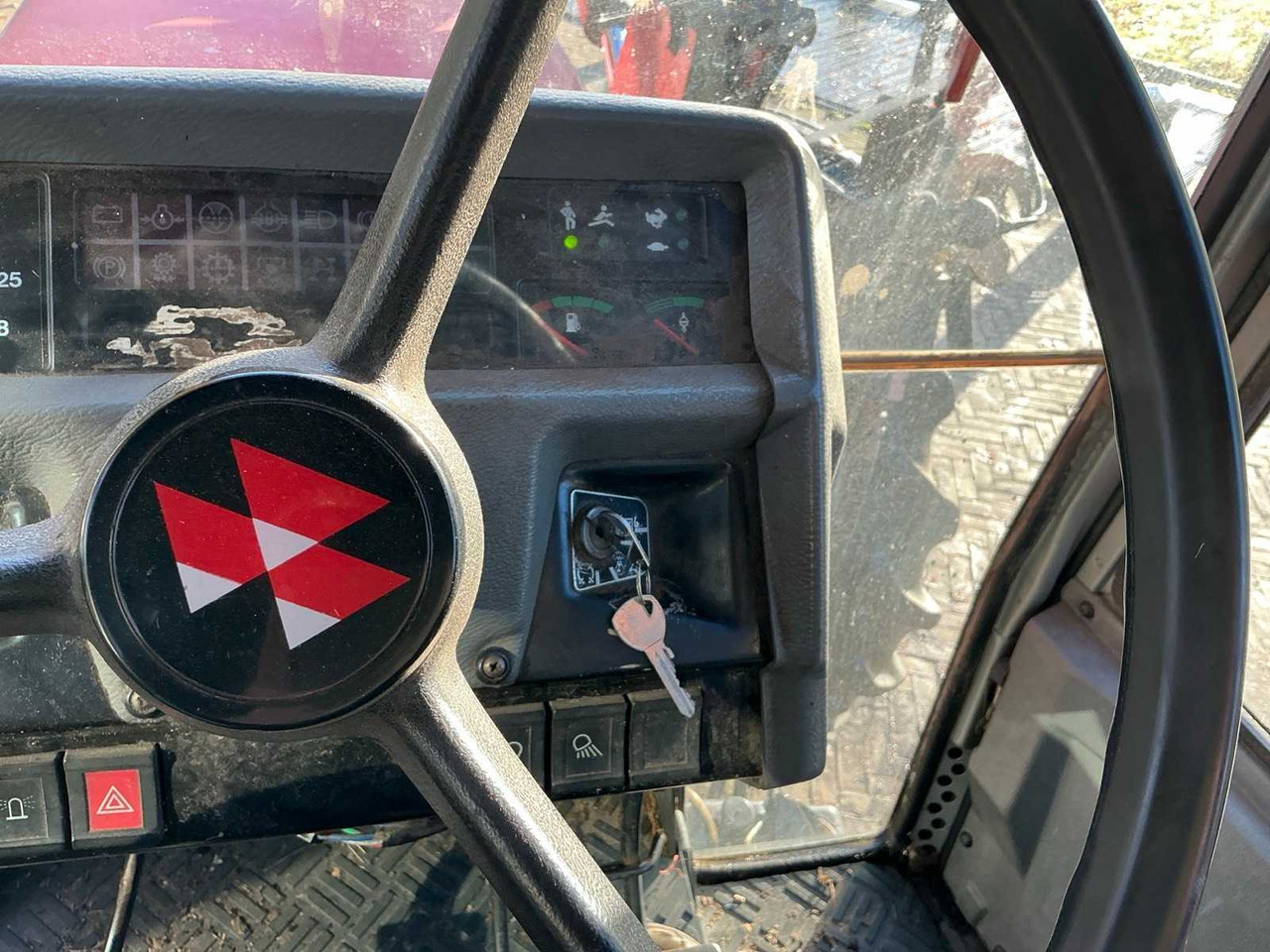 Farm tractor Massey ferguson 3085: picture 30 Farm tractor Massey ferguson 3085: picture 30