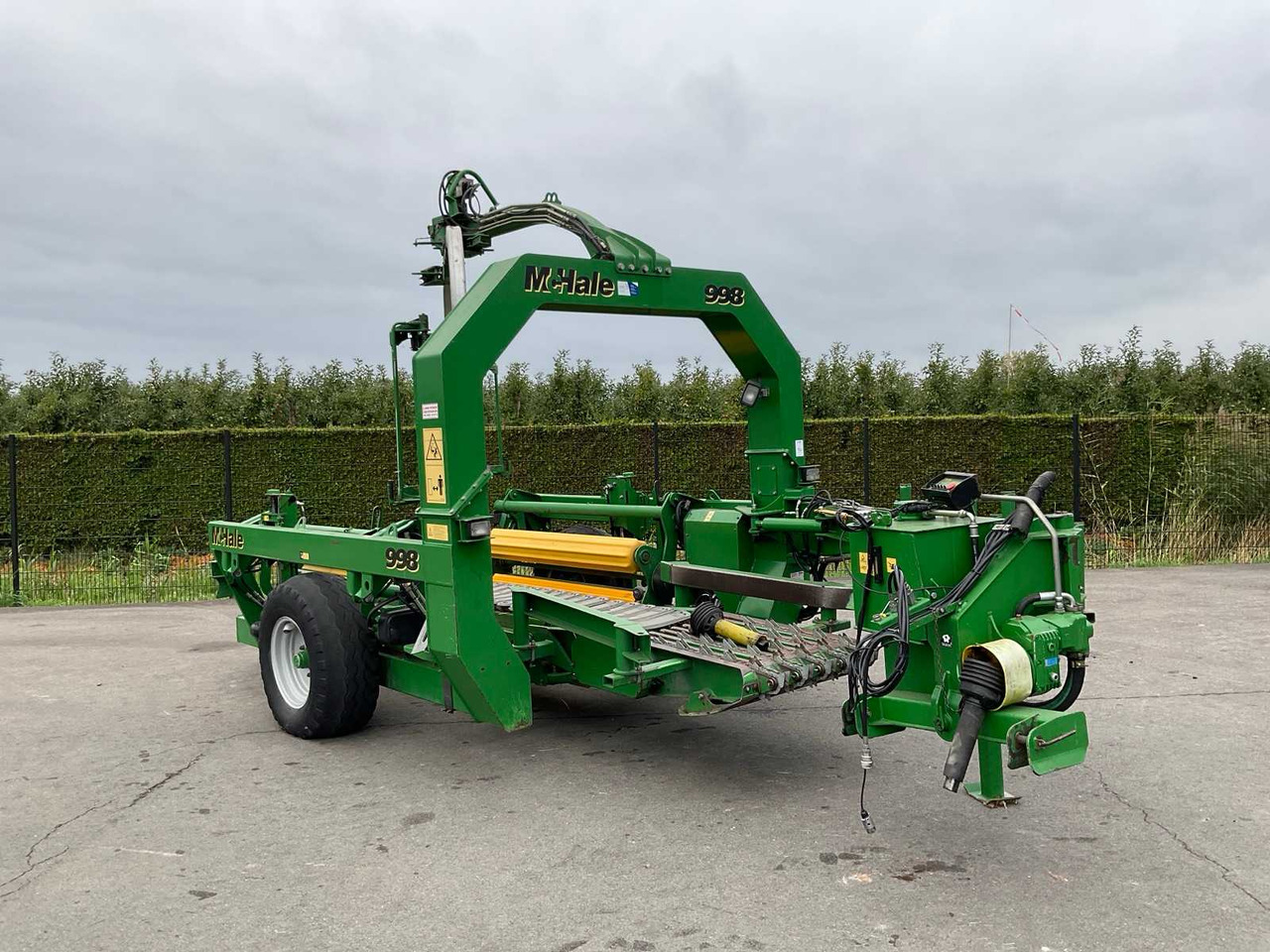 McHale 998 - Bale wrapper: picture 1 McHale 998 - Bale wrapper: picture 1