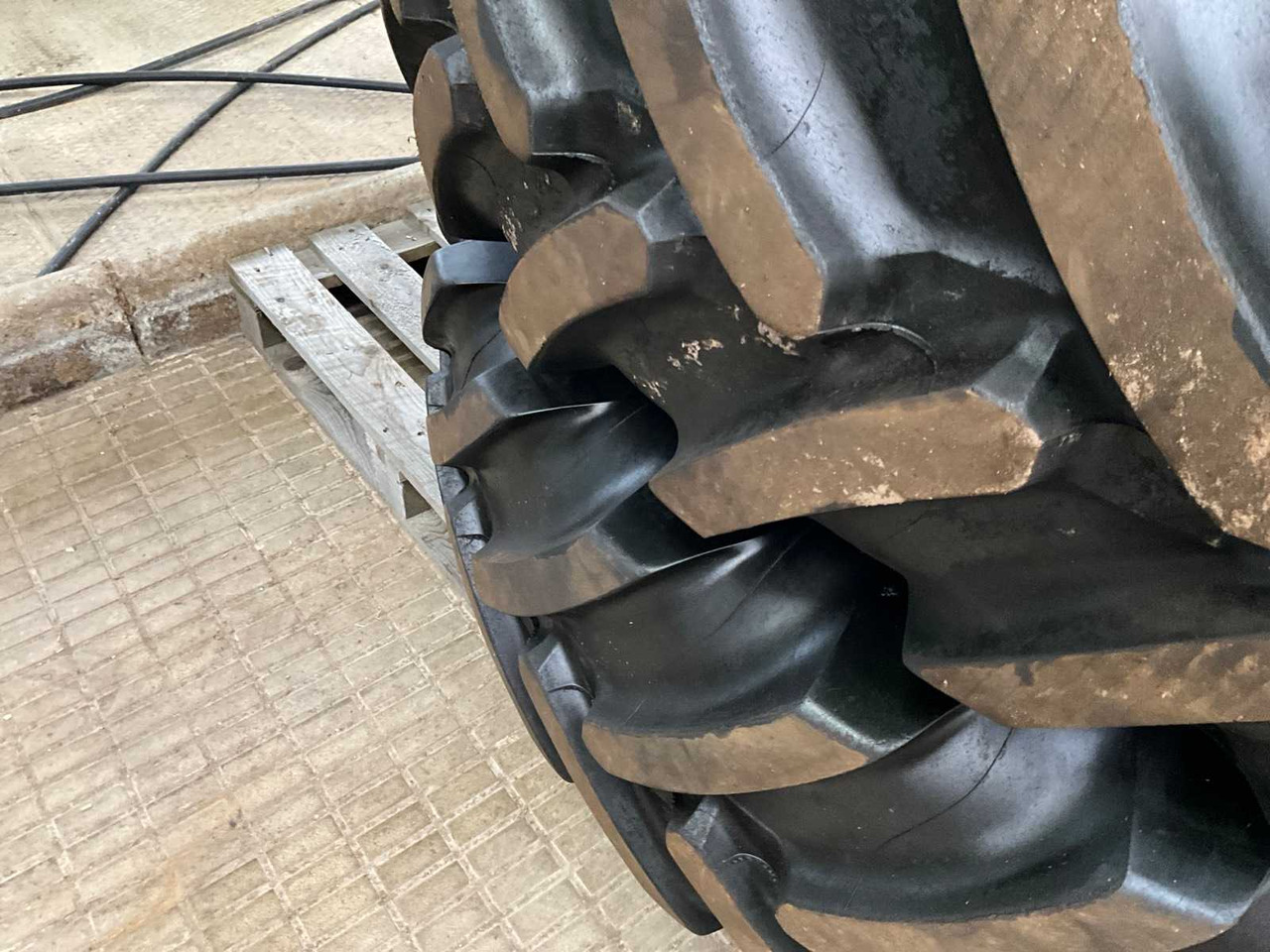 Wheels and tires for Farm tractor Michelin Spraybib: picture 7 Wheels and tires for Farm tractor Michelin Spraybib: picture 7