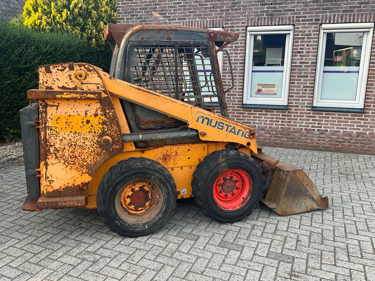 Mustang 2044 - Skid steer loader: picture 2 Mustang 2044 - Skid steer loader: picture 2