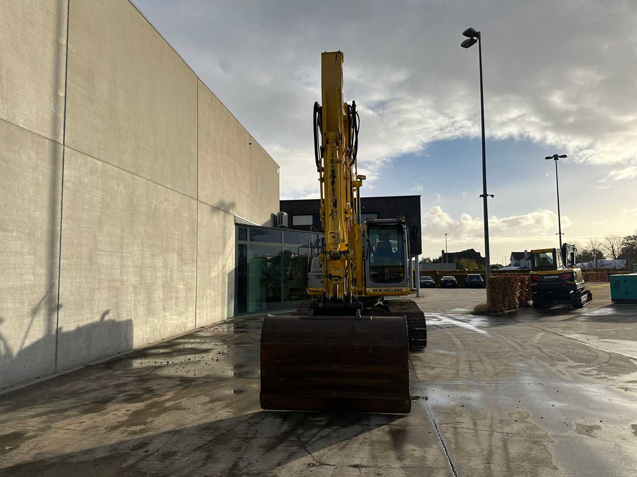 NEW HOLLAND - 2008 - E215B - CRAWLER EXCAVATOR - Excavator: picture 2 NEW HOLLAND - 2008 - E215B - CRAWLER EXCAVATOR - Excavator: picture 2