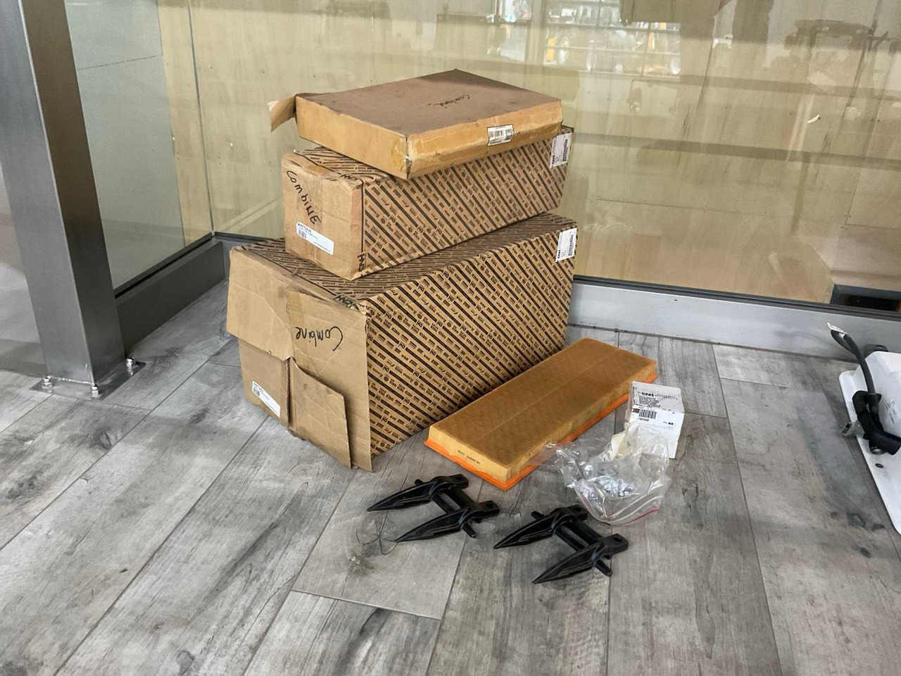 NEW HOLLAND CX 8060 COMBINE HARVESTER PARTS - Combine harvester: picture 1 NEW HOLLAND CX 8060 COMBINE HARVESTER PARTS - Combine harvester: picture 1