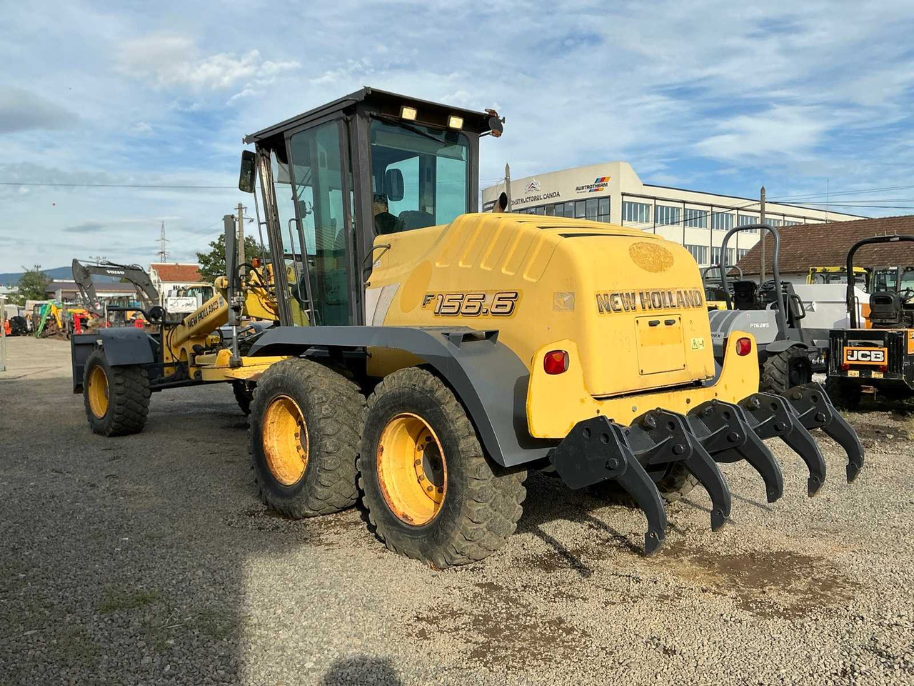 NEW HOLLAND F 156.6 - Grader: picture 5 NEW HOLLAND F 156.6 - Grader: picture 5