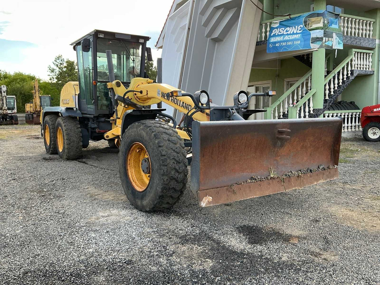 NEW HOLLAND F 156.6 - Grader: picture 3 NEW HOLLAND F 156.6 - Grader: picture 3
