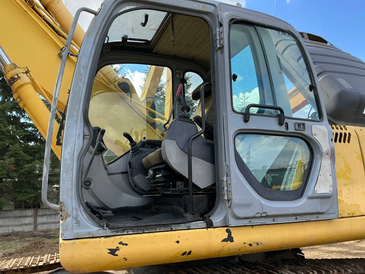 NEW HOLLAND KOBELCO NEW HOLLAND KOBELCO - E 215B - TRACKED EXCAVATOR - 2007 - Crawler excavator: picture 3 NEW HOLLAND KOBELCO NEW HOLLAND KOBELCO - E 215B - TRACKED EXCAVATOR - 2007 - Crawler excavator: picture 3