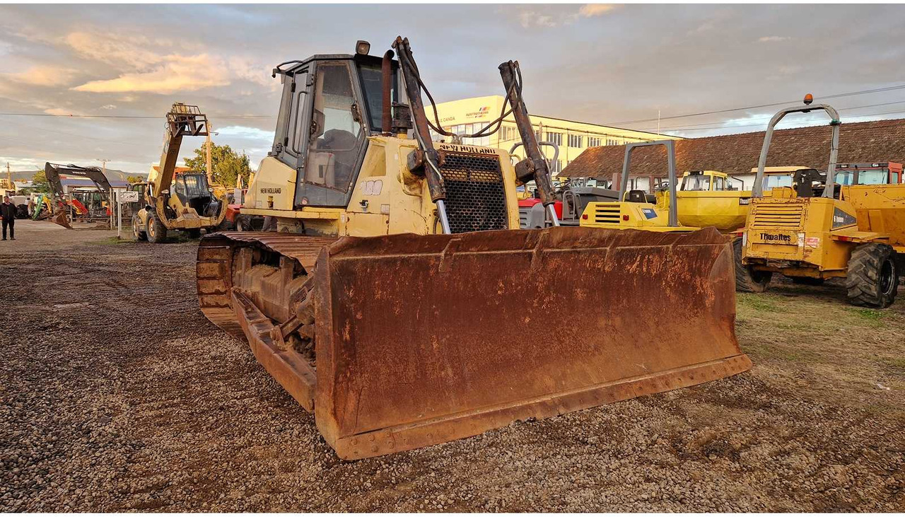 NEW HOLLAND - Bulldozer: picture 2 NEW HOLLAND - Bulldozer: picture 2