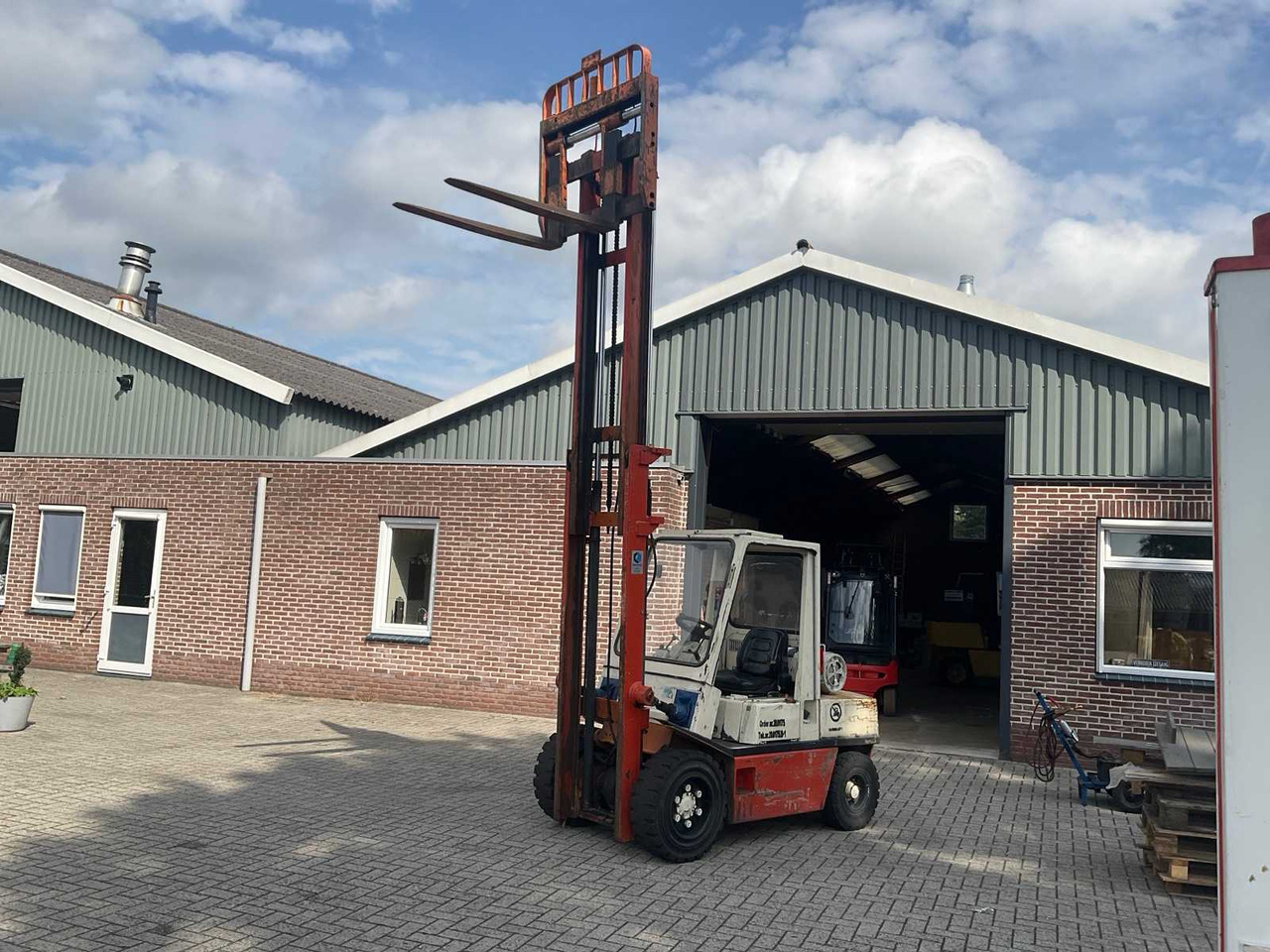 NISSAN RGH 02A-30U FORKLIFT - Forklift: picture 3 NISSAN RGH 02A-30U FORKLIFT - Forklift: picture 3