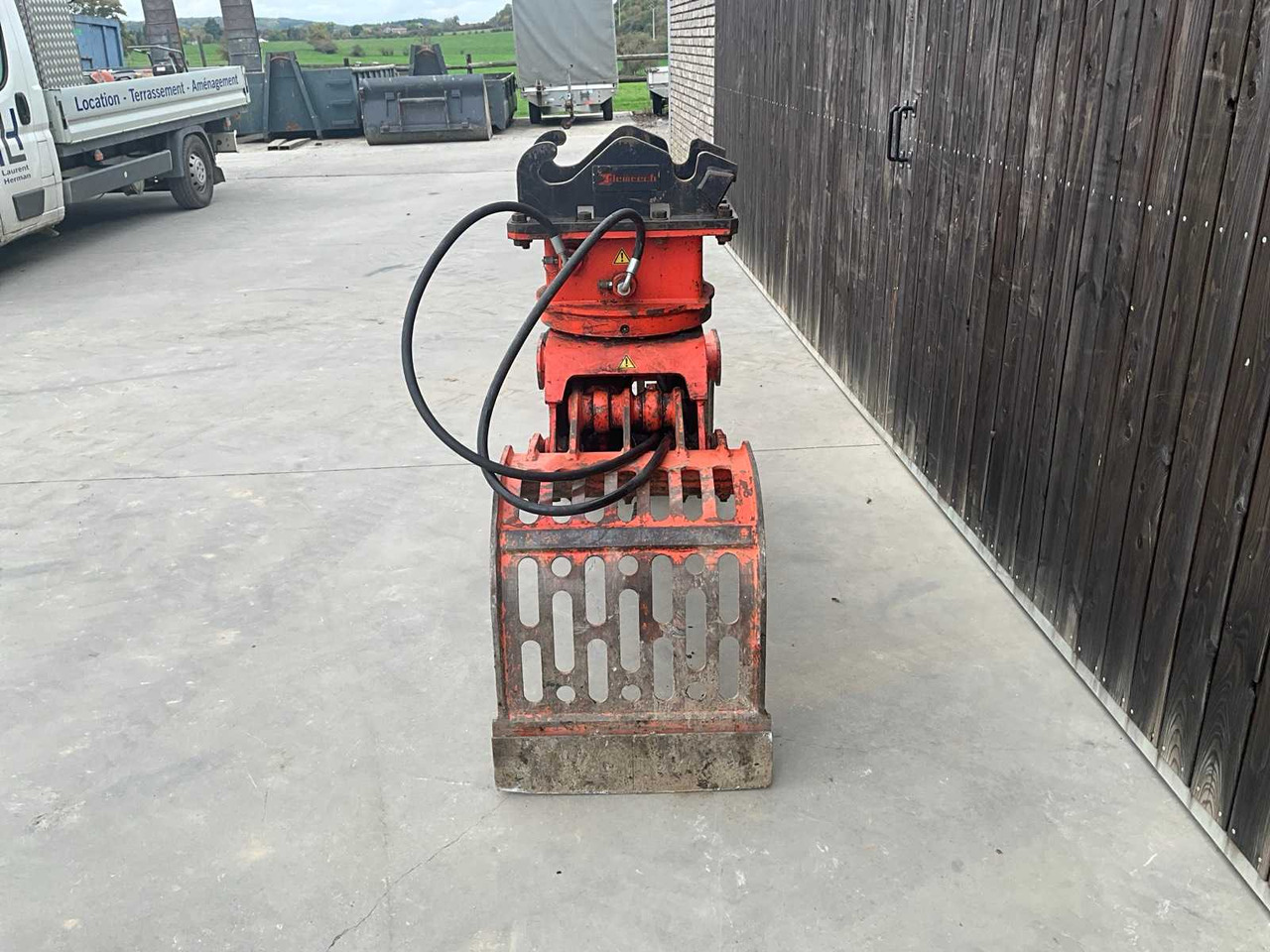 NPK DG-9 - Excavator bucket: picture 2 NPK DG-9 - Excavator bucket: picture 2