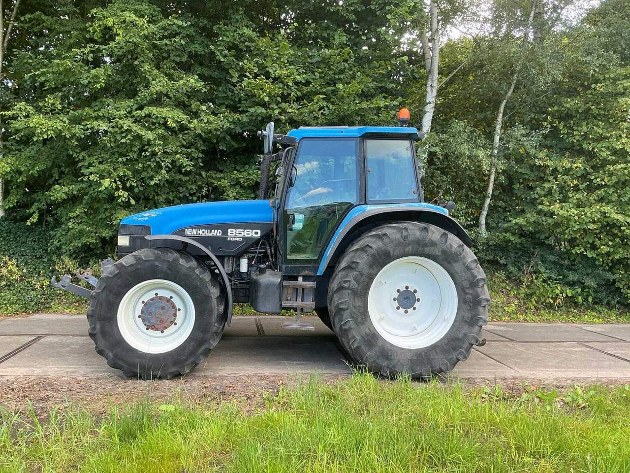 New Holland 8560 - Farm tractor: picture 4 New Holland 8560 - Farm tractor: picture 4