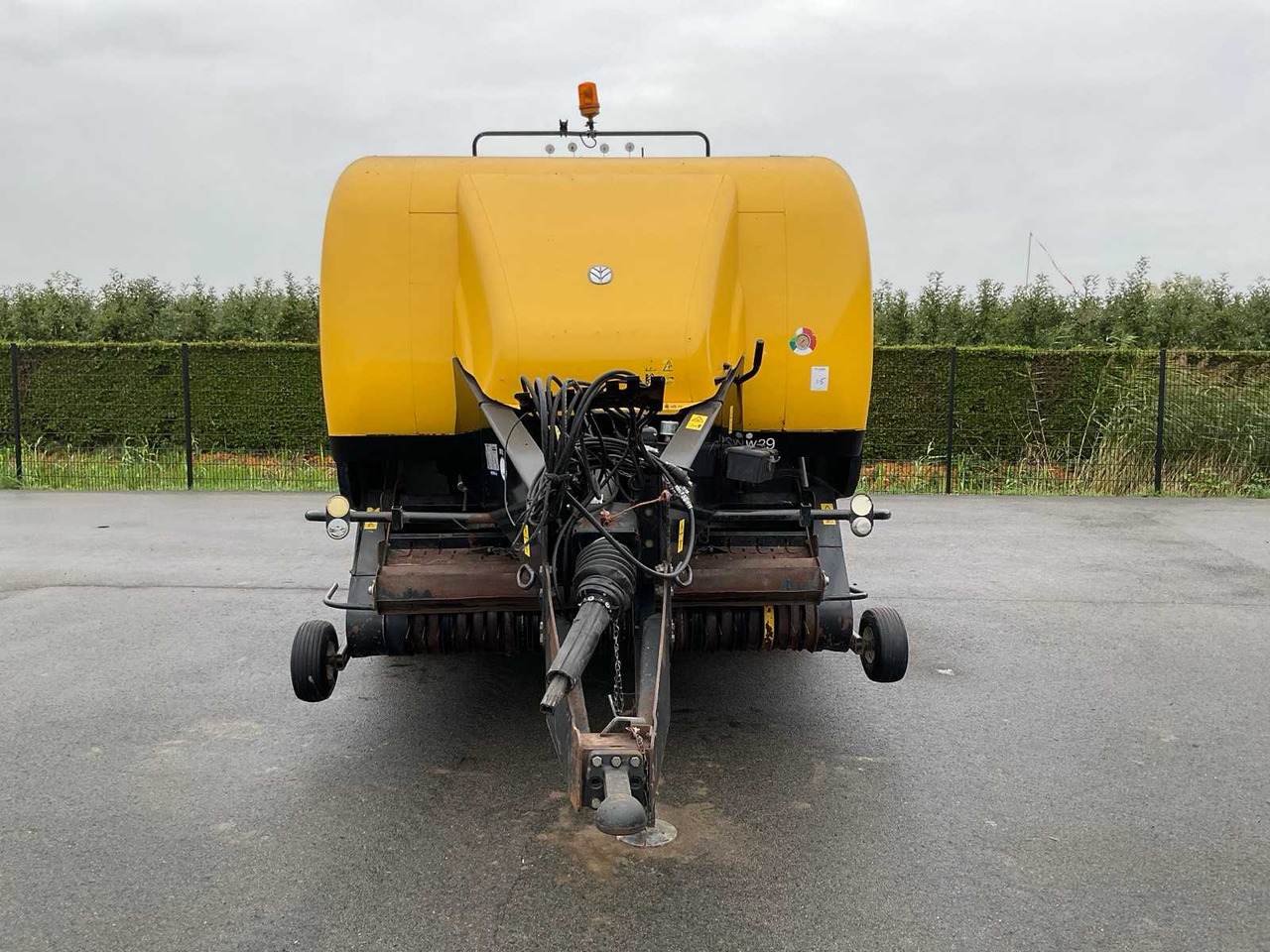 New Holland BB 9060 - Square baler: picture 2 New Holland BB 9060 - Square baler: picture 2