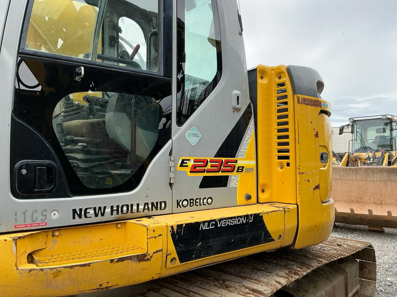 Crawler excavator New Holland E235BSR-2: picture 25