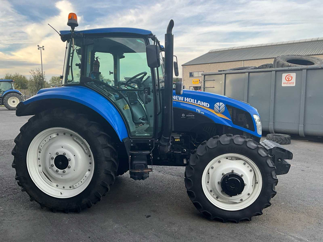 New Holland T5.95 - Farm tractor: picture 4 New Holland T5.95 - Farm tractor: picture 4