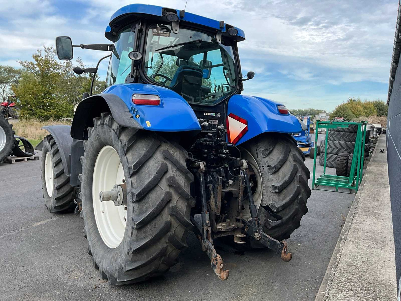 New Holland T7.250 - Farm tractor: picture 5 New Holland T7.250 - Farm tractor: picture 5