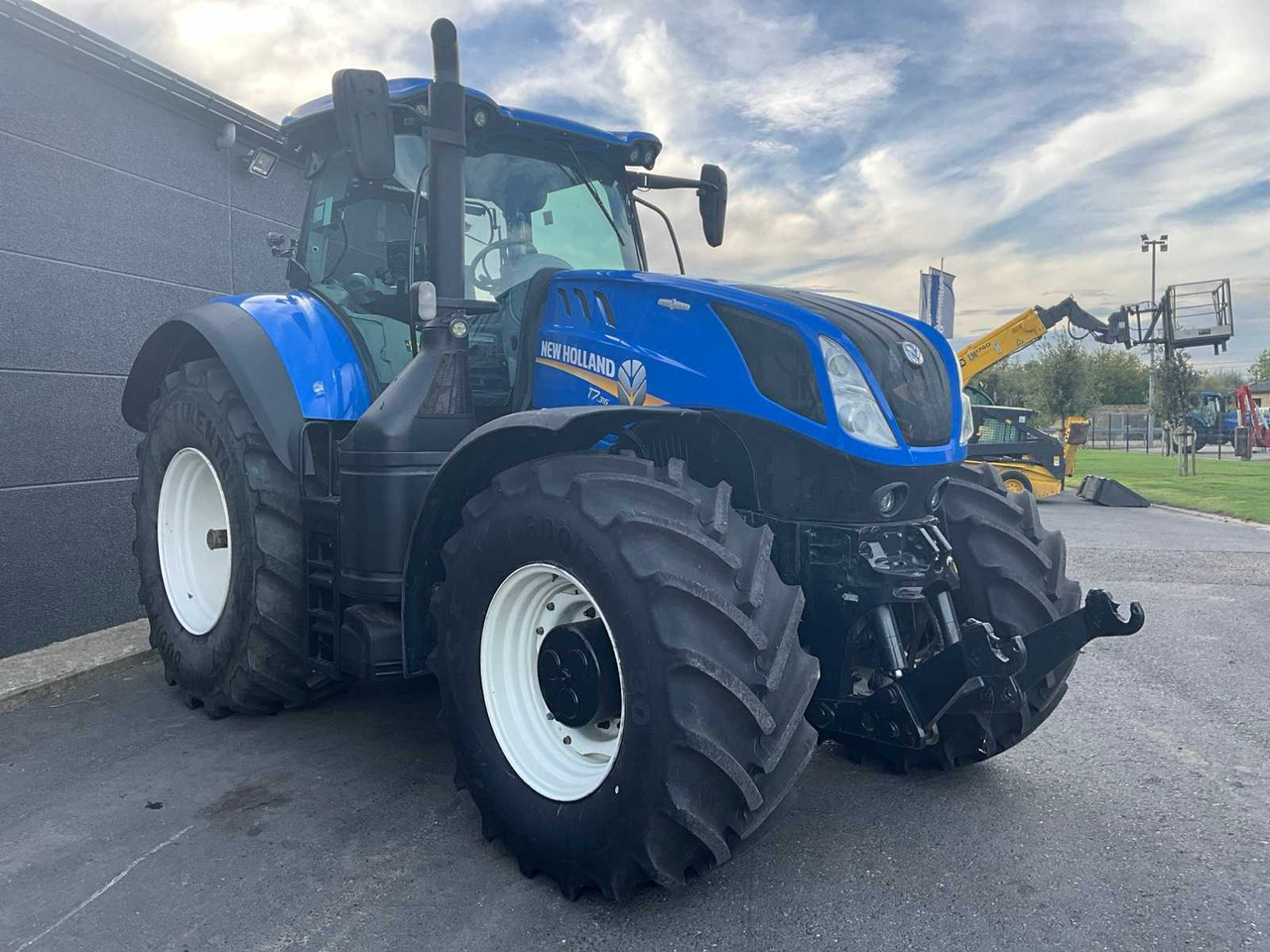 New Holland T7.315 - Farm tractor: picture 3 New Holland T7.315 - Farm tractor: picture 3
