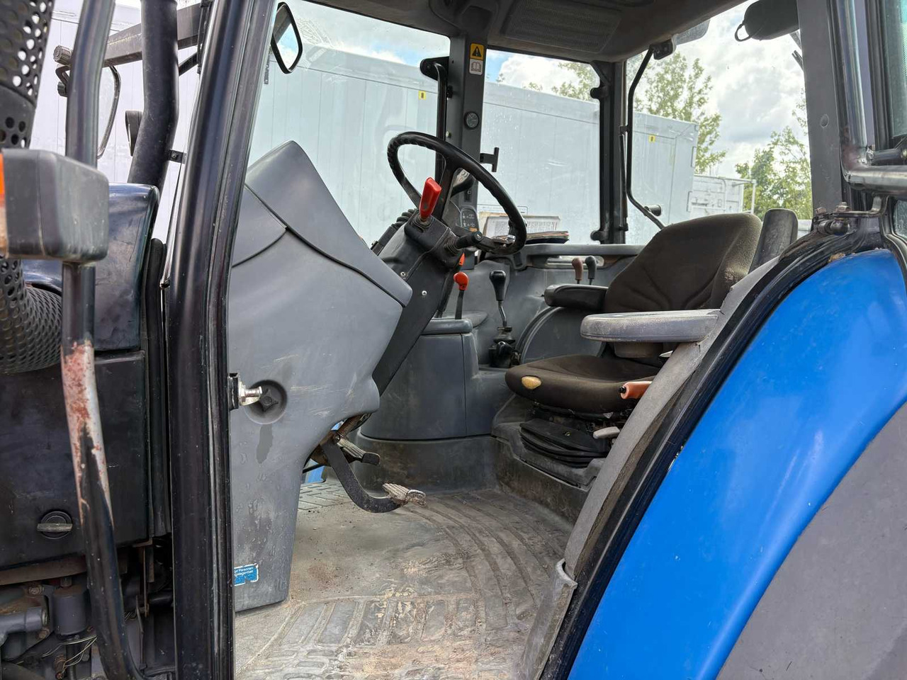 Farm tractor New Holland TM115 mit Frontlader: picture 7