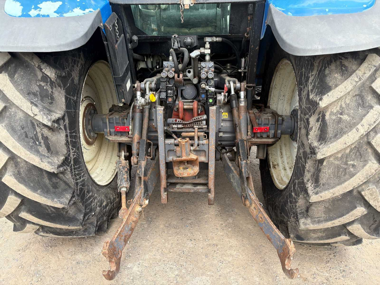 Farm tractor New Holland TM115 mit Frontlader: picture 6