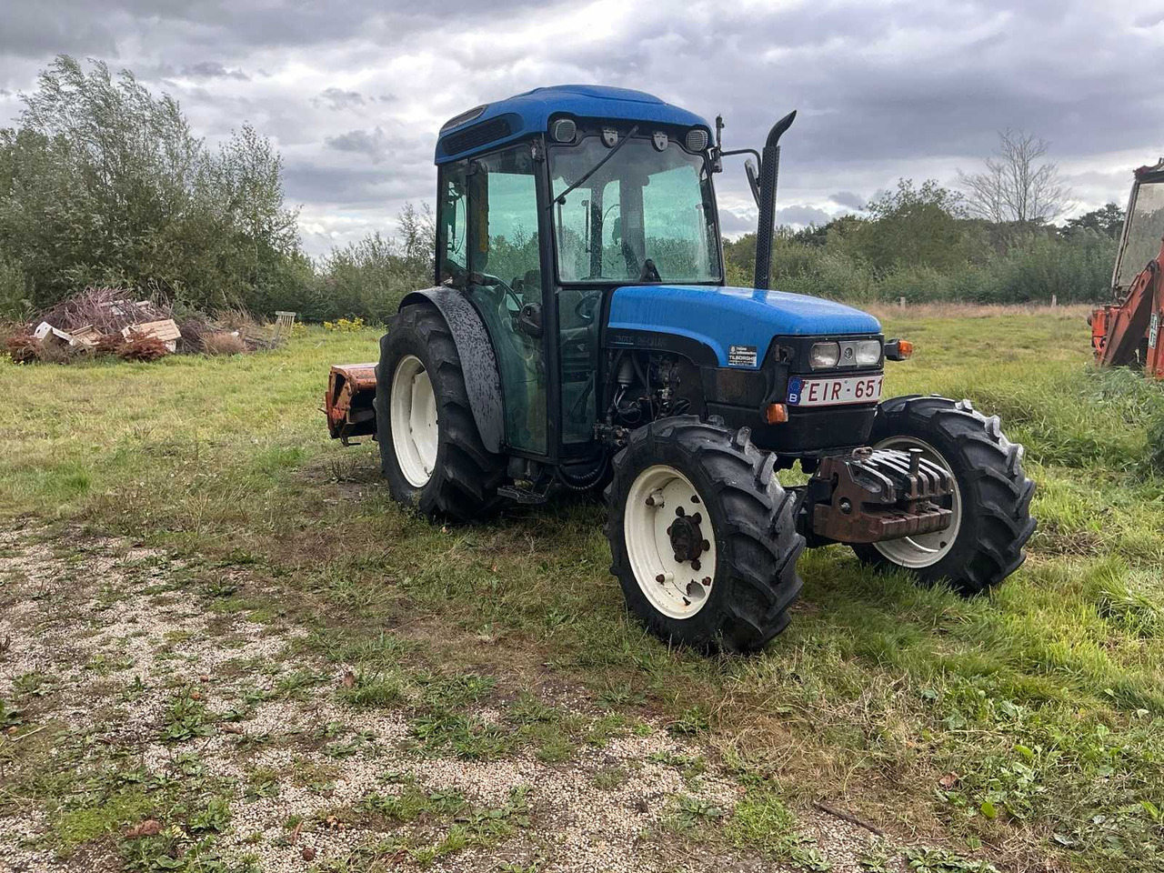 New Holland TN70F - Compact tractor: picture 3 New Holland TN70F - Compact tractor: picture 3