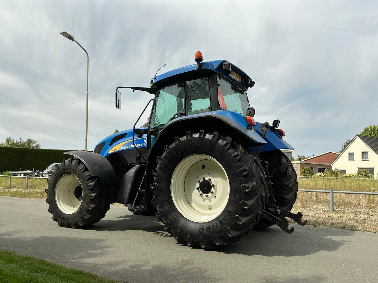 New Holland TVT145 - Farm tractor: picture 4 New Holland TVT145 - Farm tractor: picture 4