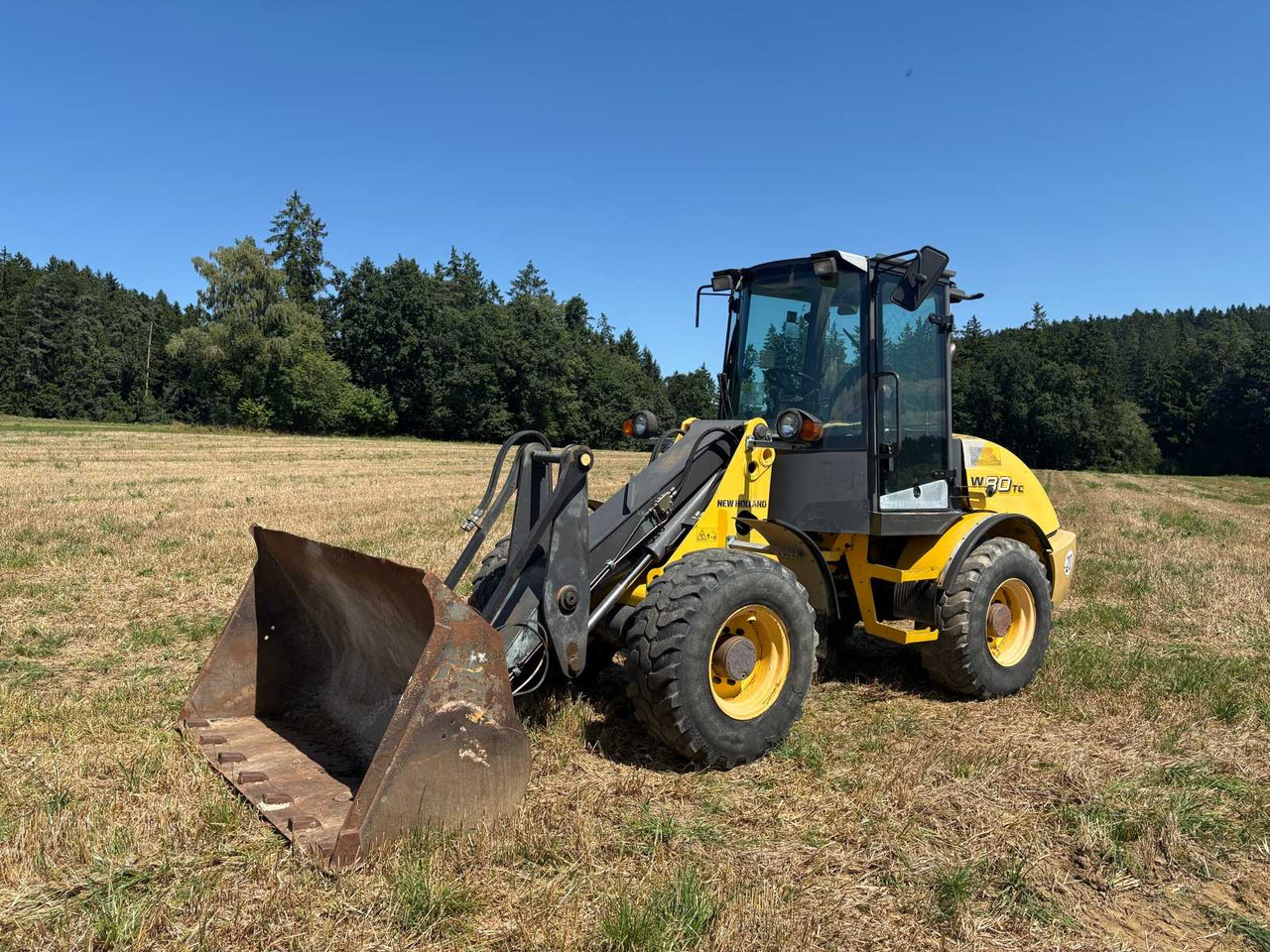 New Holland W80TC - Wheel loader: picture 1 New Holland W80TC - Wheel loader: picture 1