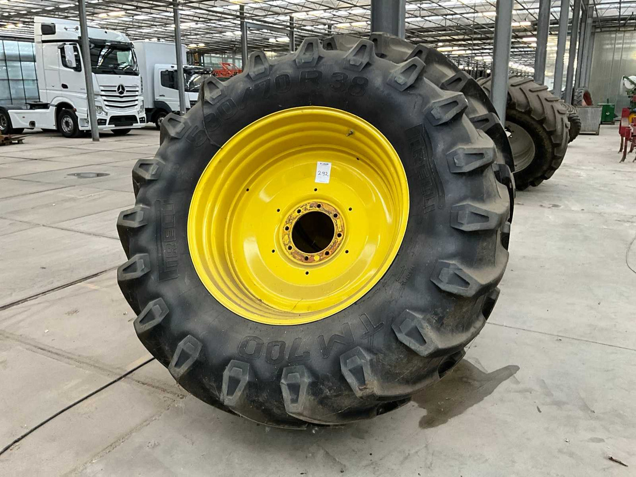 Pirelli TM700 - Wheels and tires for Farm tractor: picture 1 Pirelli TM700 - Wheels and tires for Farm tractor: picture 1
