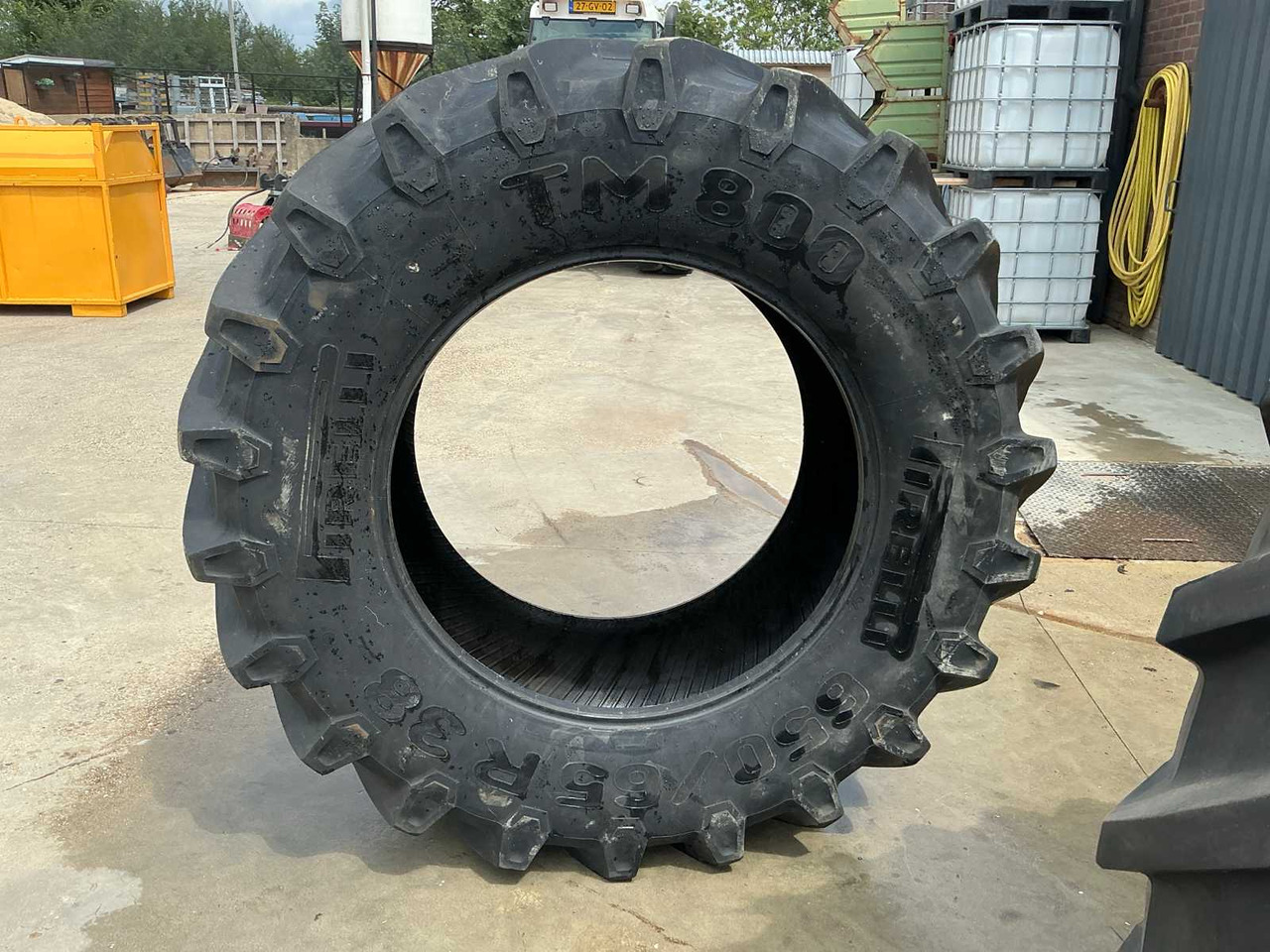 Pirelli TM800 - Wheels and tires for Farm tractor: picture 4 Pirelli TM800 - Wheels and tires for Farm tractor: picture 4