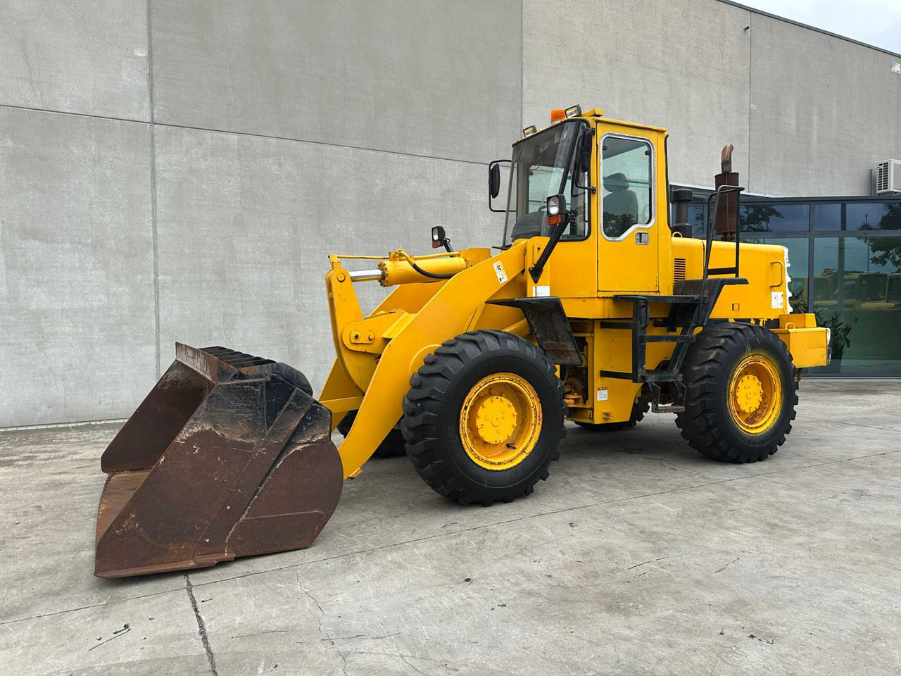 SEM ZL30F-1 - Wheel loader: picture 1 SEM ZL30F-1 - Wheel loader: picture 1